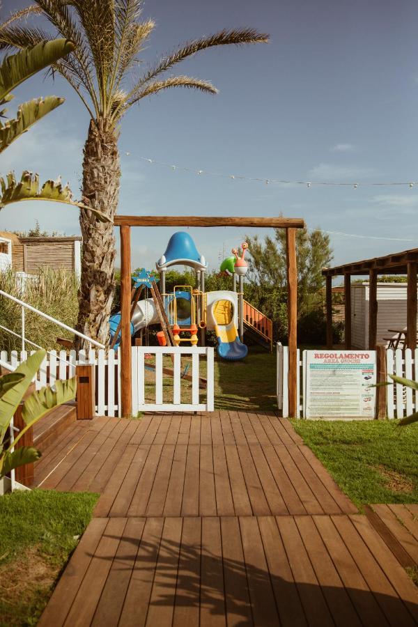 Cumeja Beach Club & Hotel Baia Domizia Exteriér fotografie