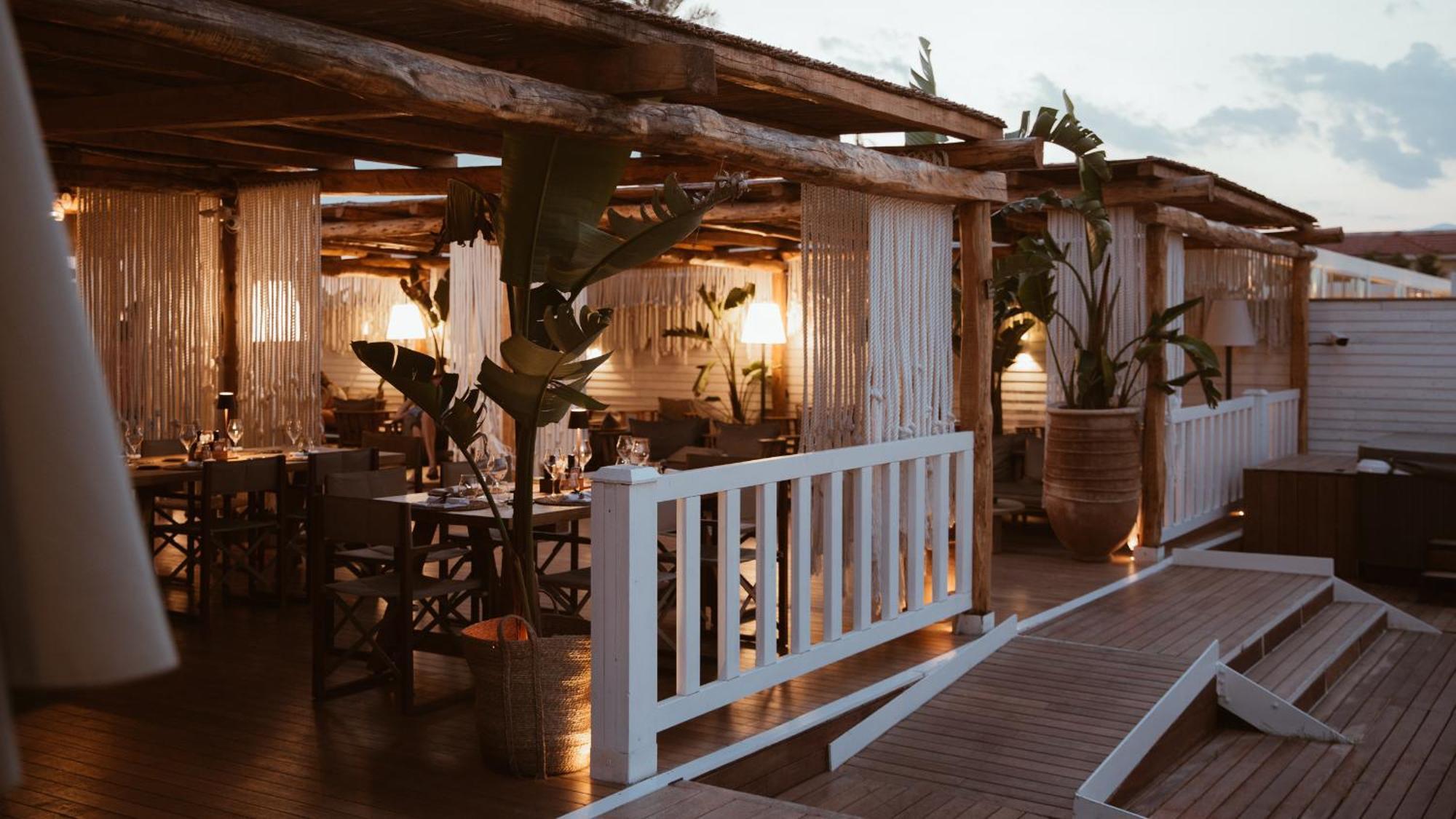 Cumeja Beach Club & Hotel Baia Domizia Exteriér fotografie